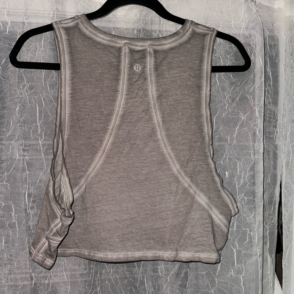 Lululemon crop tank